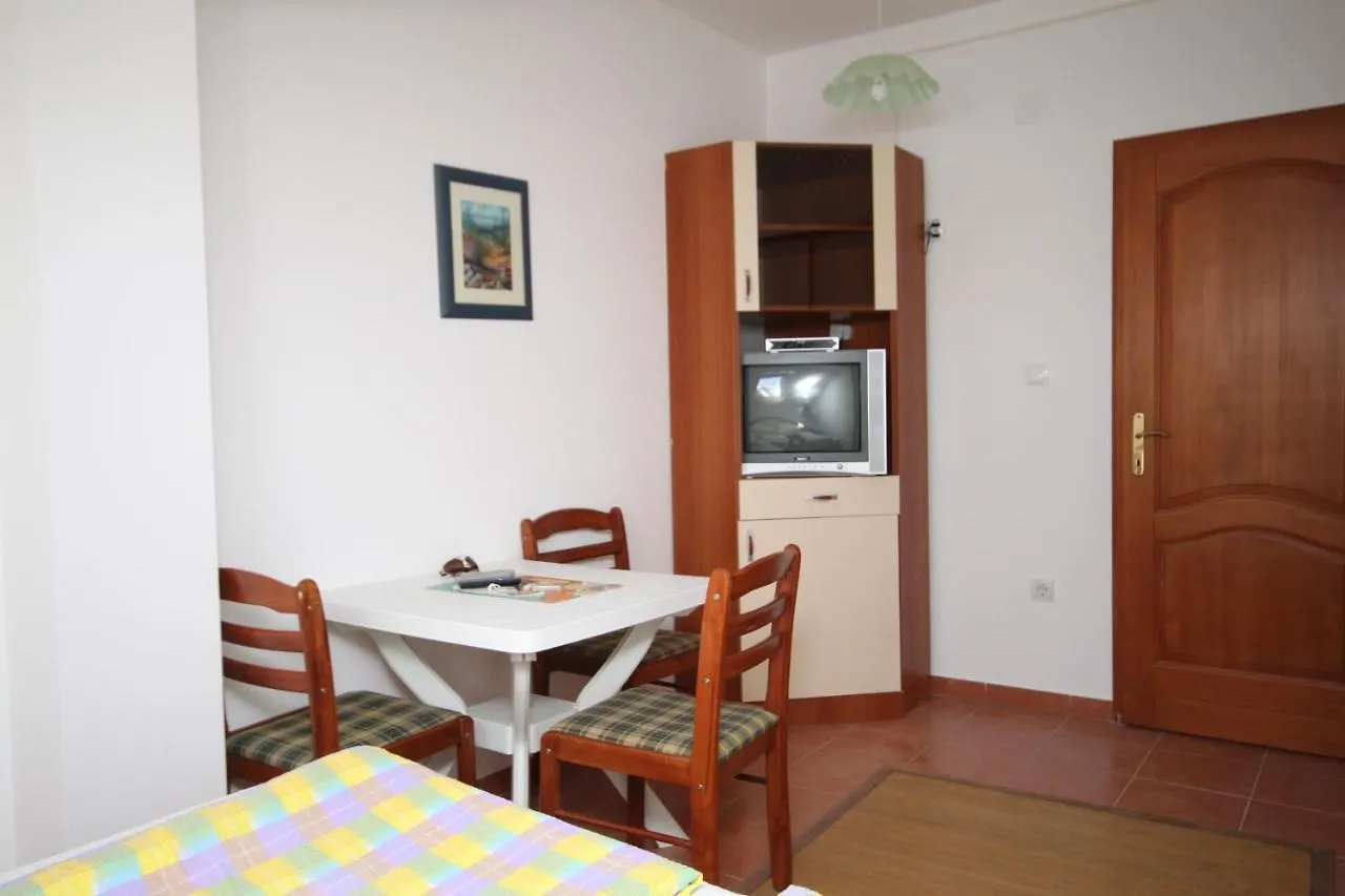 Apartment Povljana 3316G 0*,  Croatia