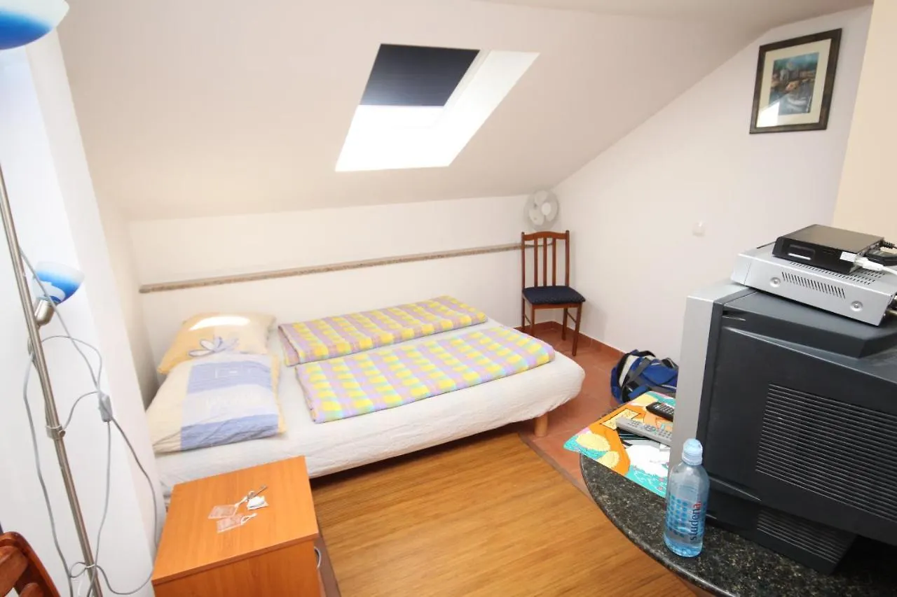Apartment Povljana 3316G Croatia